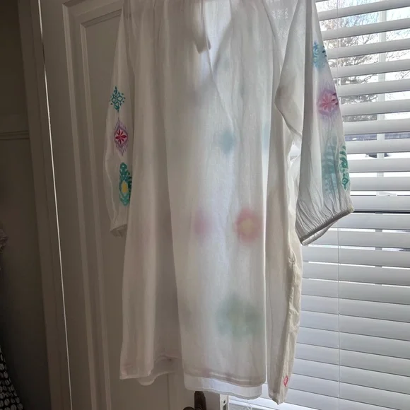 Tommy Bahama embroidered white tunic cover-up with pockets - Picture 5 of 7